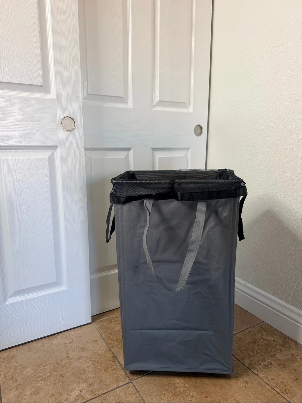 N/A laundry basket